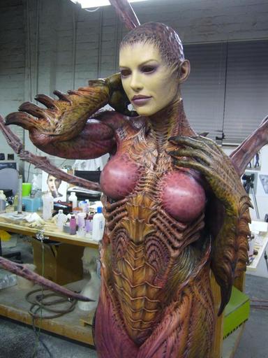 StarCraft II: Wings of Liberty - Sarah Kerrigan Statue at Blizzcon 2008